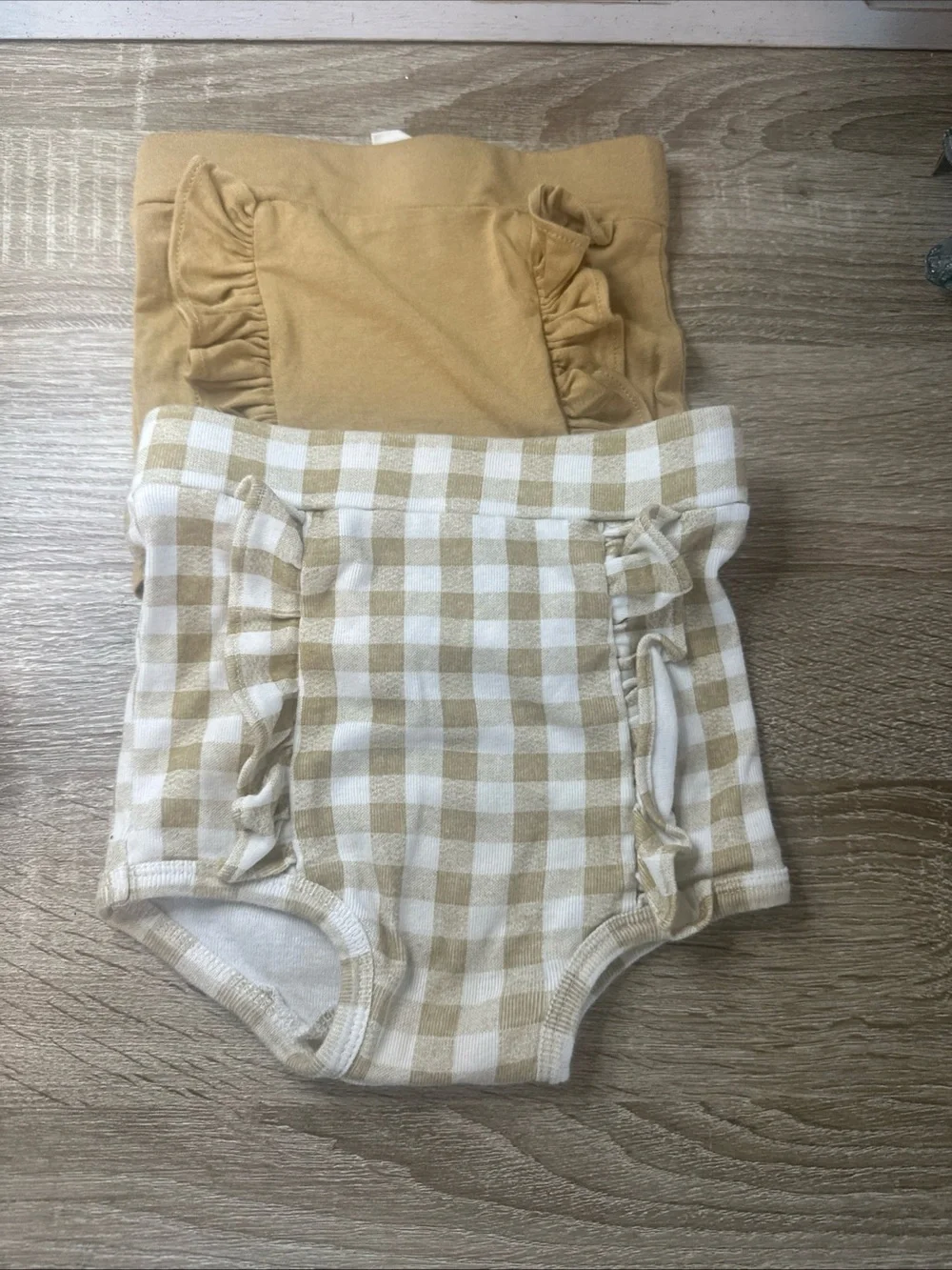 Kate Quinn Retro Ruffle Bloomers Bundle Size6-12 Mnths Tan(bamboo)& Striped Tan